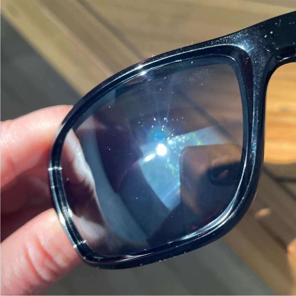 OAKLEYCanteen Men's Polarized Black
Wrap Sunglasses. Used.
009225-01-60 - Picture 4 of 12
